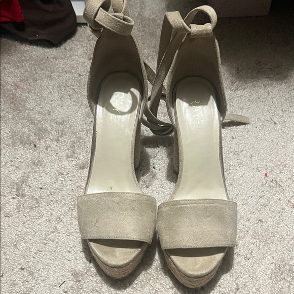 Aya Platform Heel in Tan
RAYE - Picture 2 of 5
